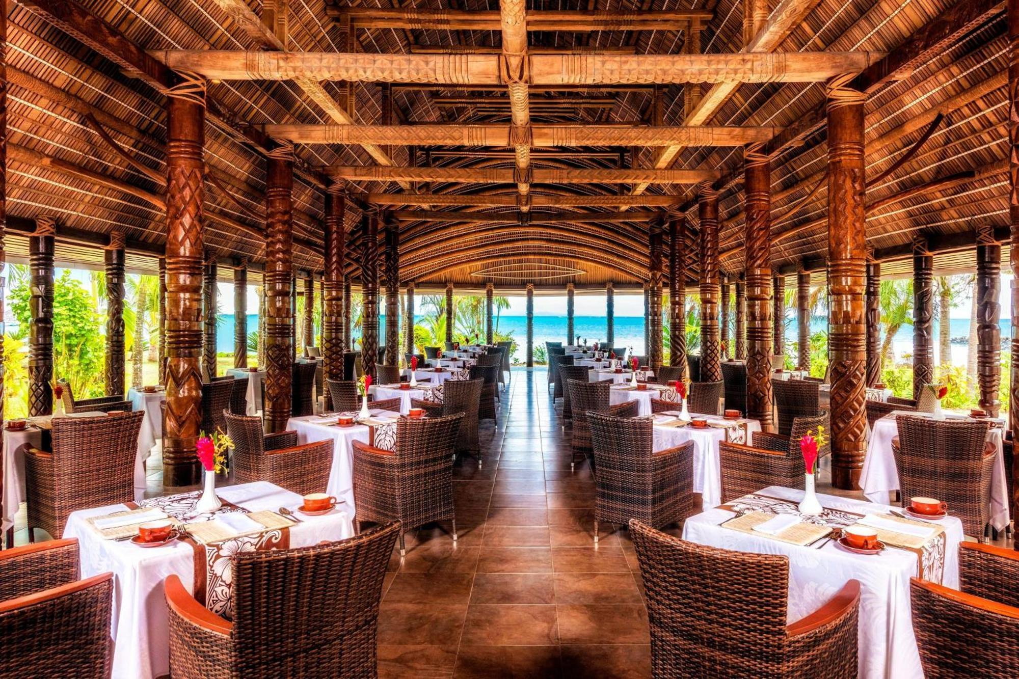 Sheraton Samoa Beach Resort Mulifanua Bagian luar foto