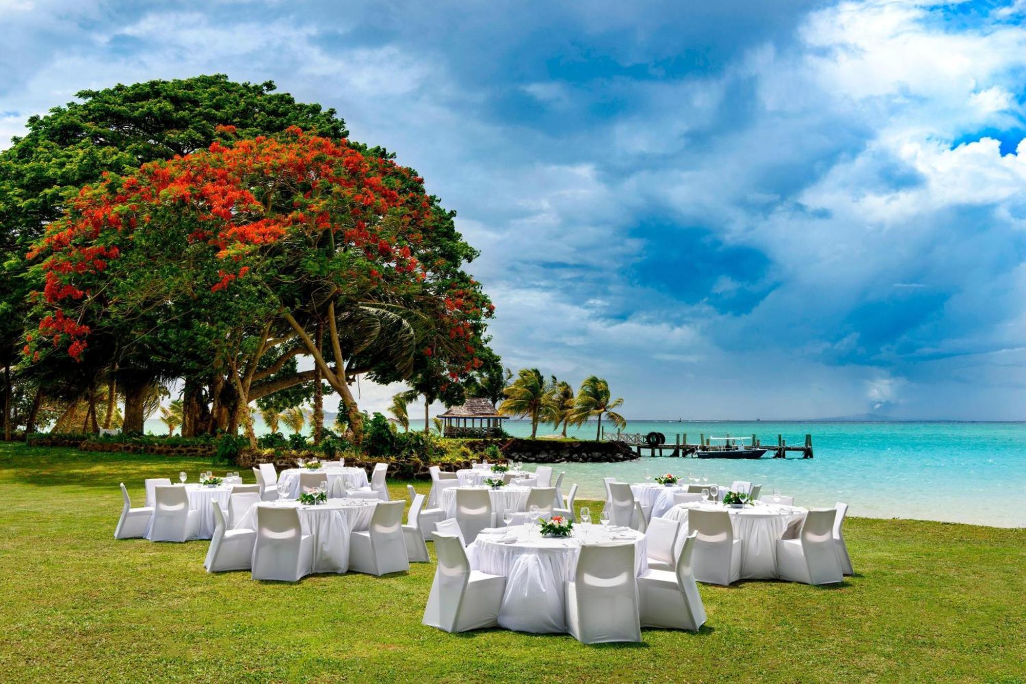 Sheraton Samoa Beach Resort Mulifanua Bagian luar foto
