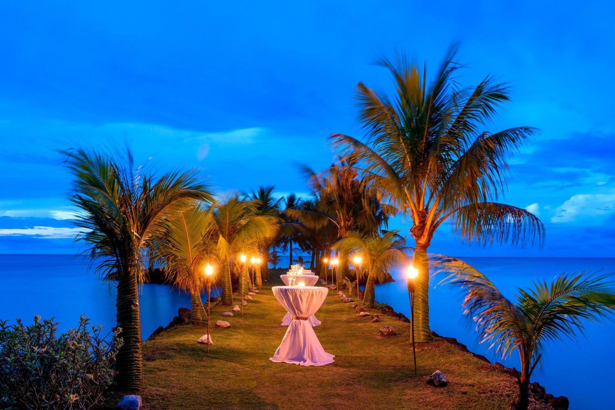 Sheraton Samoa Beach Resort Mulifanua Bagian luar foto