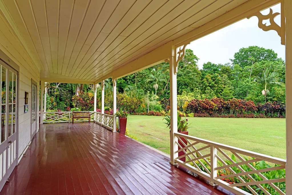 Sheraton Samoa Beach Resort Mulifanua Bagian luar foto